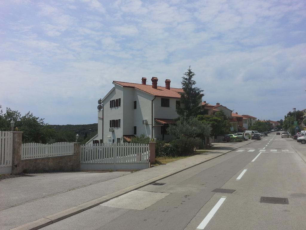 Apartments Liliana Pula Zewnętrze zdjęcie